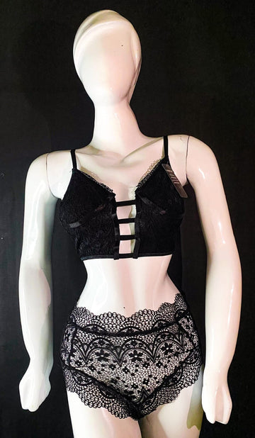 Elegant Black Lace Lingerie Set – Sheer Bralette & High-Waist Panty